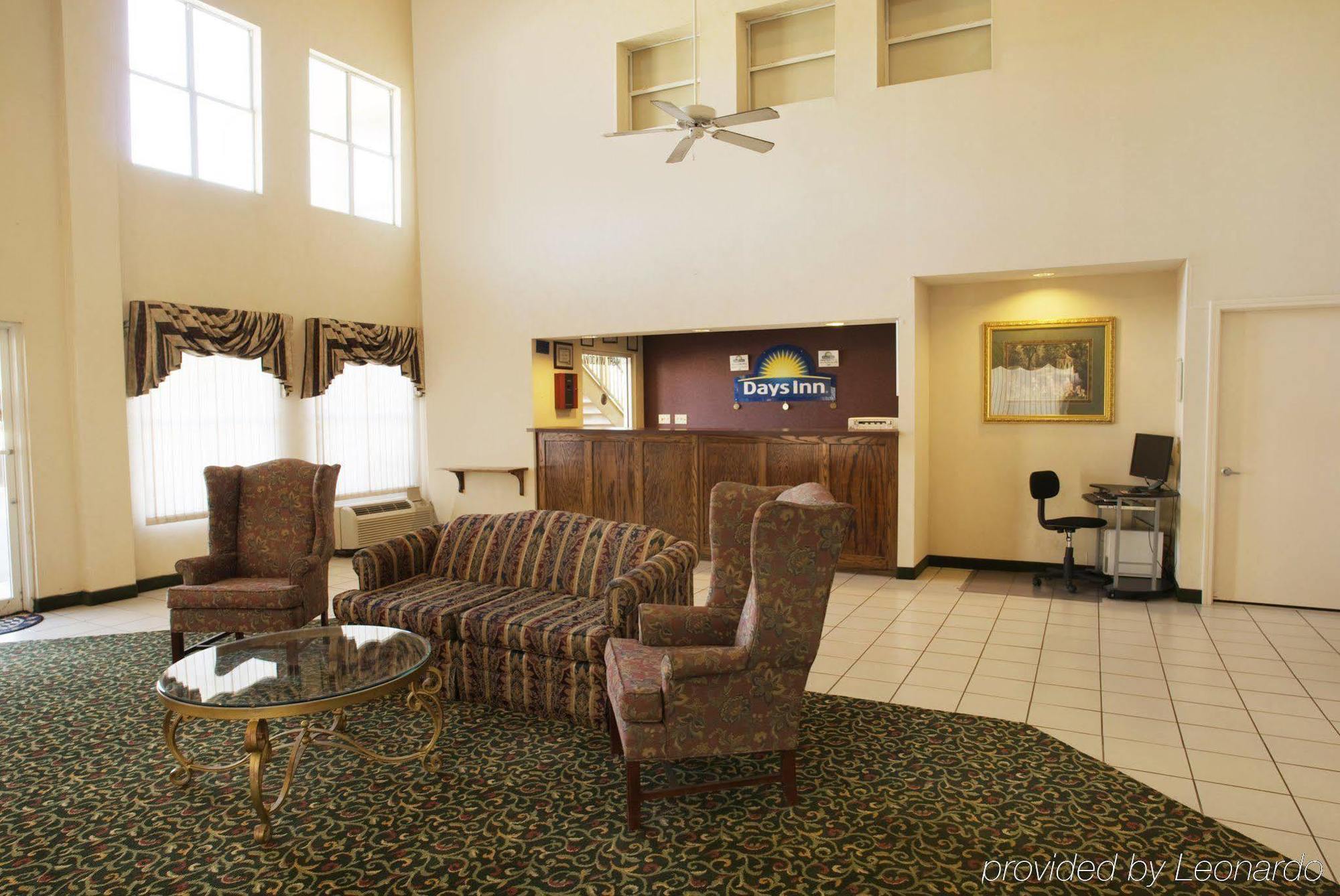 Days Inn By Wyndham Alma Interior photo