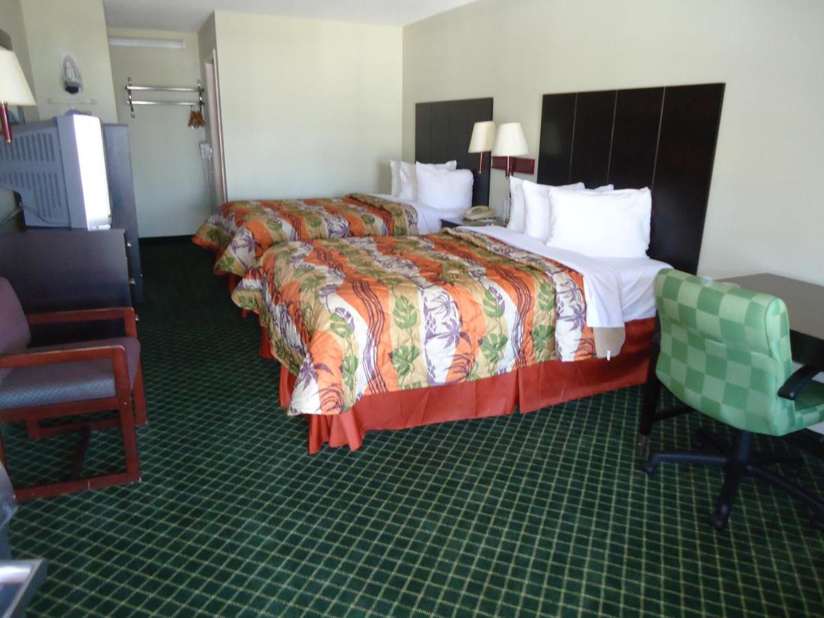 Days Inn By Wyndham Alma Room photo